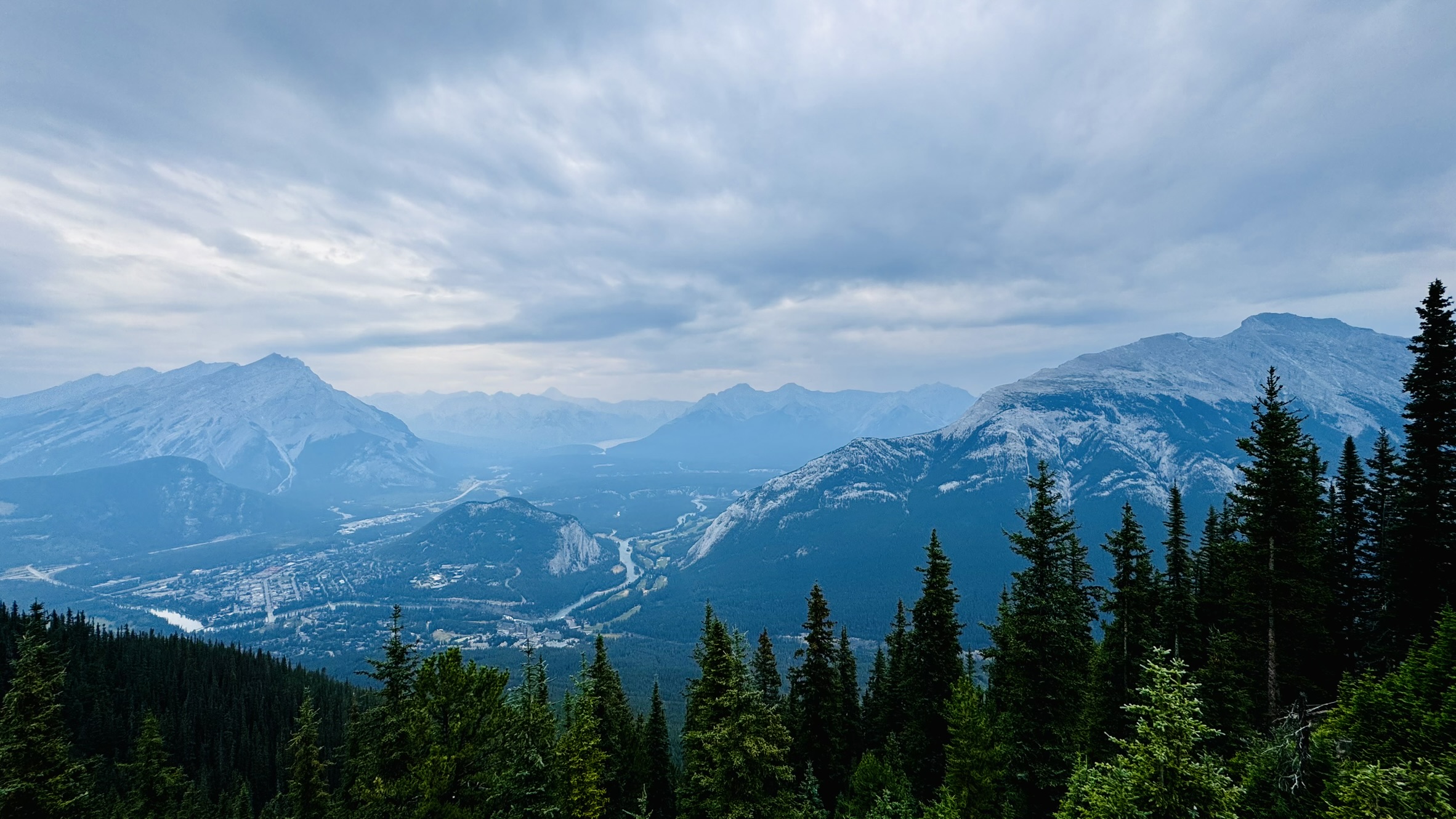 Mountains at Banff National Park near Banff Gondola, Many mountains are seen